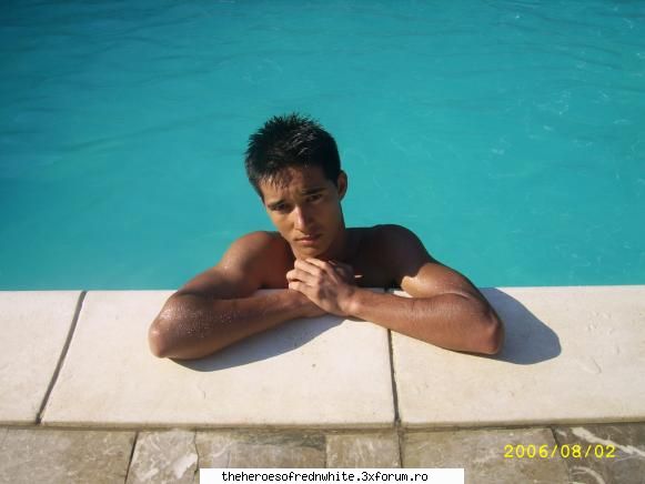 eu la fapt in piscina din fata hotelului :d  :rusine: vally alias wild